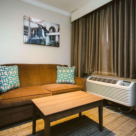 Best Western Pearland Inn Buitenkant foto
