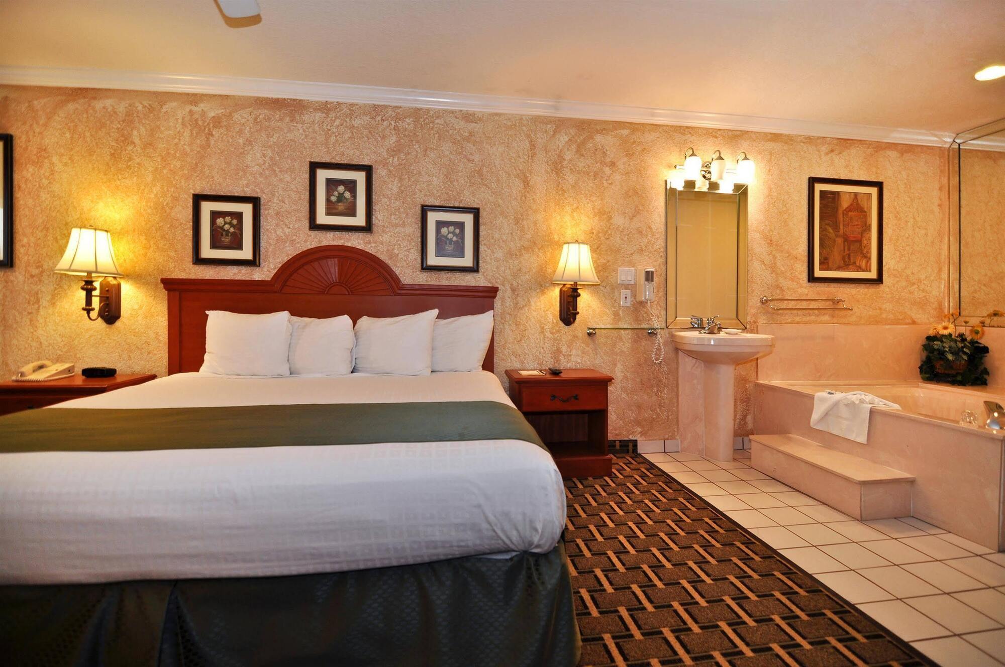 Best Western Pearland Inn Buitenkant foto